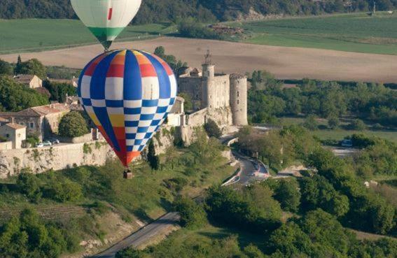 Отель La Fontasse Lussan  Экстерьер фото