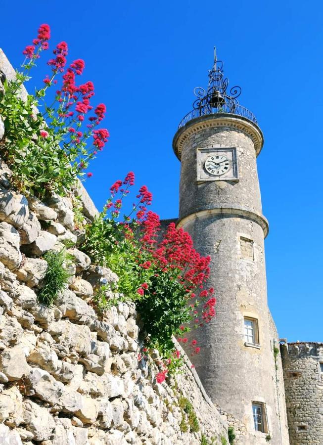 Отель La Fontasse Lussan  Экстерьер фото