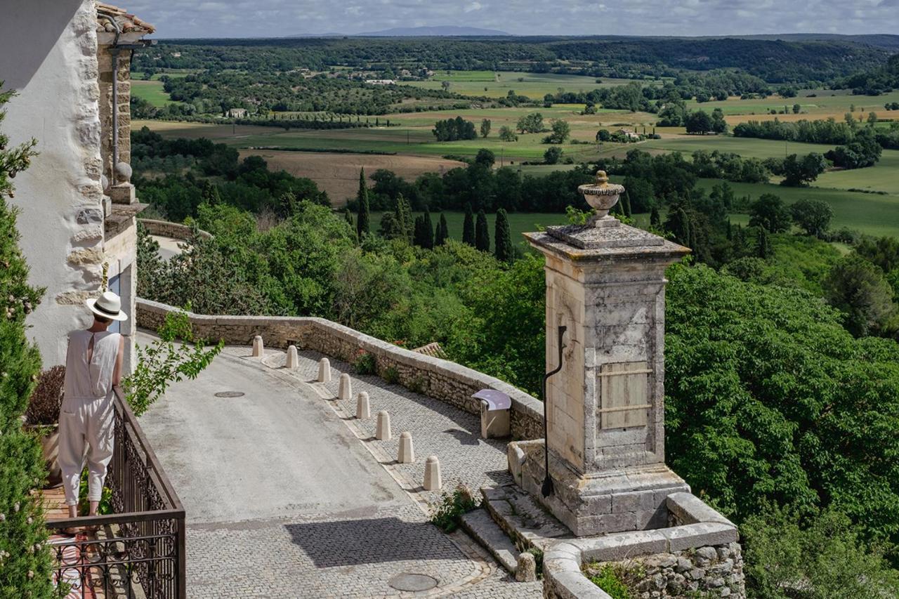 Отель La Fontasse Lussan  Экстерьер фото