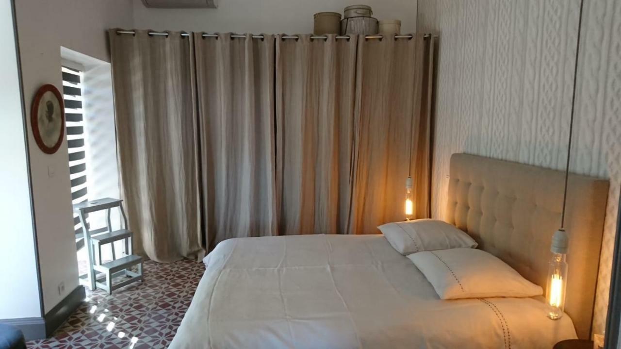 Отель La Fontasse Lussan  Экстерьер фото